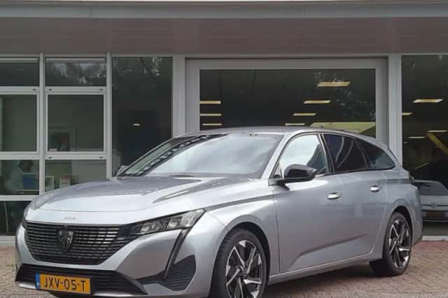 Peugeot 308 (2023) thumbnail 1
