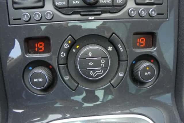 Peugeot 5008 (2012) thumbnail 5