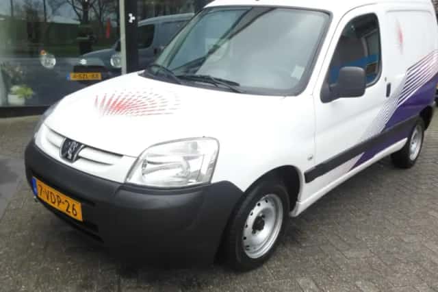Peugeot Partner (2009) thumbnail 1