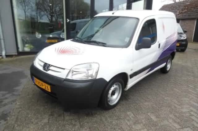 Peugeot Partner (2009) thumbnail 1