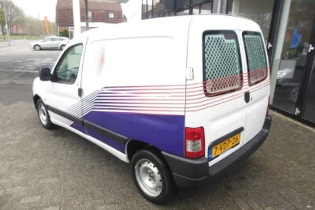 Peugeot Partner (2009) thumbnail 2