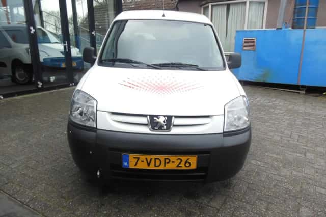 Peugeot Partner (2009) thumbnail 5