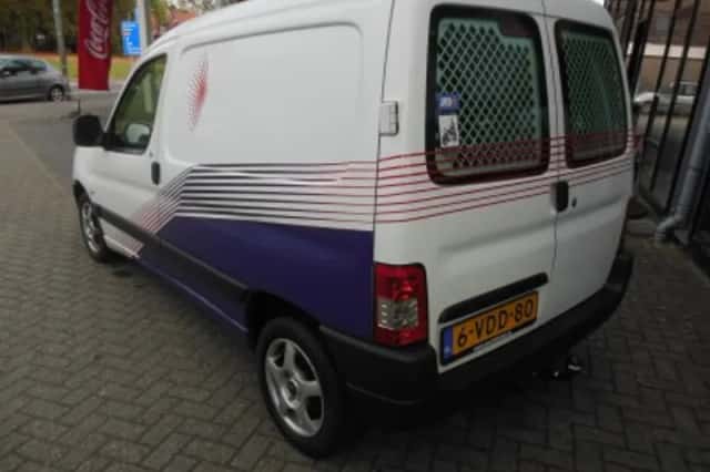 Peugeot Partner (2009) thumbnail 2