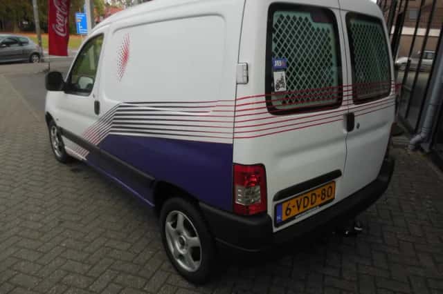 Peugeot Partner (2009) thumbnail 3