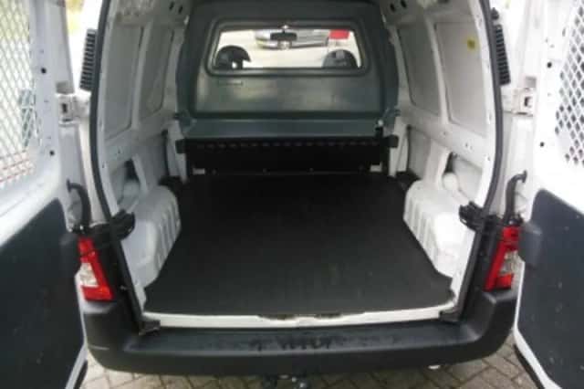 Peugeot Partner (2009) thumbnail 3