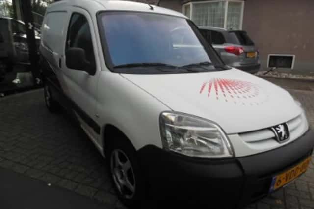 Peugeot Partner (2009) thumbnail 4