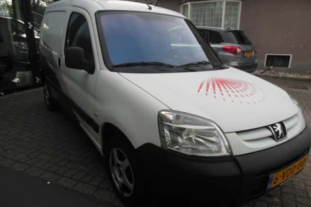 Peugeot Partner (2009) thumbnail 5