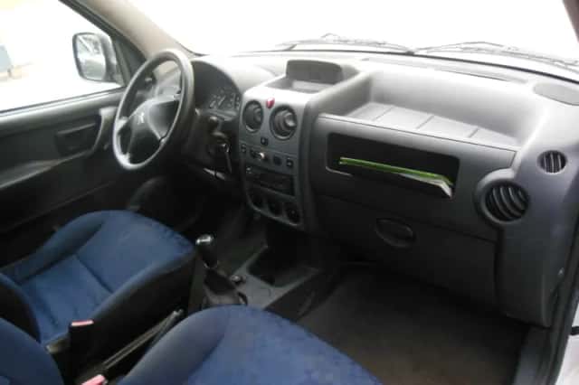 Peugeot Partner (2009) thumbnail 6