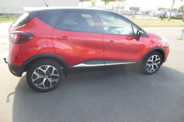 Renault Captur (2018) thumbnail 4