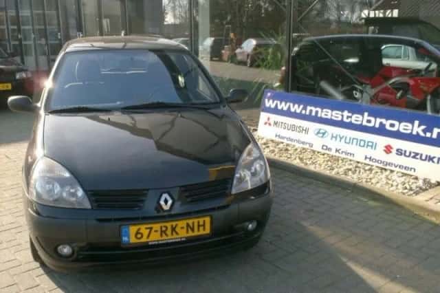Renault Clio (2005) thumbnail 2
