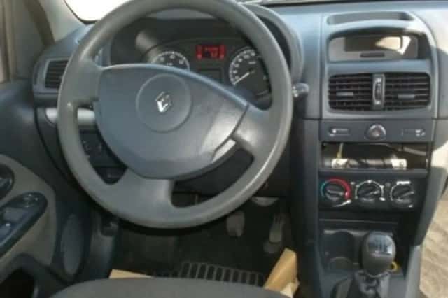 Renault Clio (2005) thumbnail 3