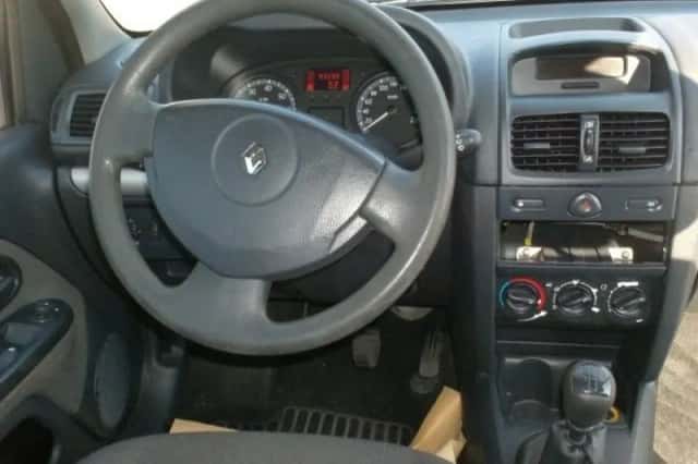 Renault Clio (2005) thumbnail 4
