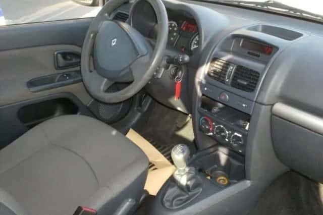 Renault Clio (2005) thumbnail 5