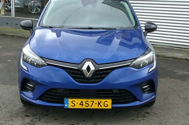Renault Clio (2023) thumbnail 3