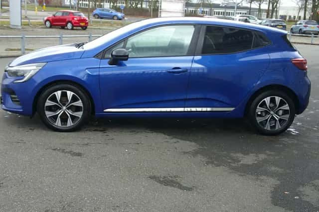 Renault Clio (2023) thumbnail 5