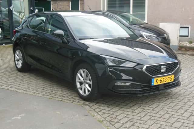 SEAT Leon (2021) thumbnail 4