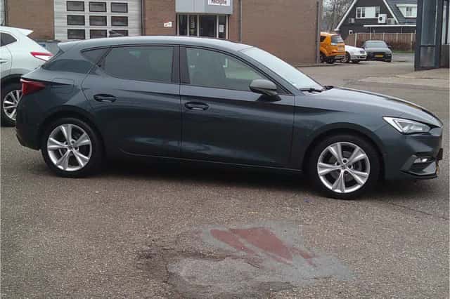 SEAT Leon (2020) thumbnail 5