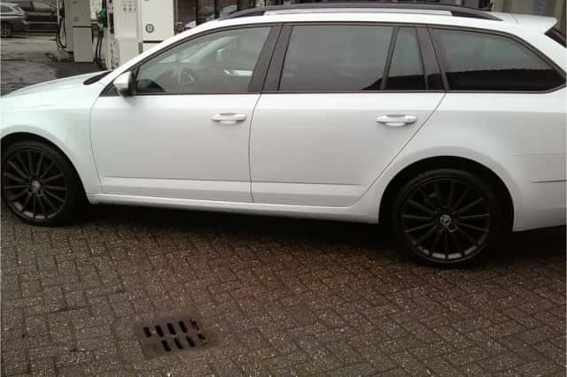 Škoda Octavia (2019) thumbnail 3