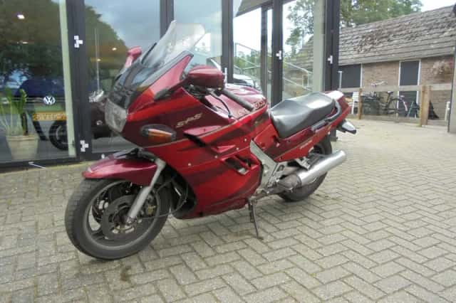 Suzuki GSX (1993) thumbnail 2