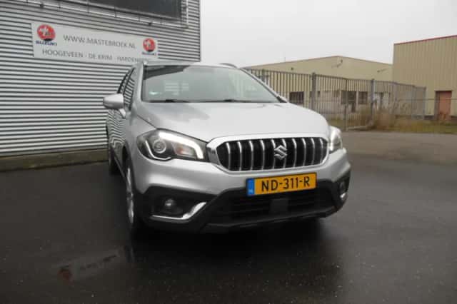 Suzuki S-Cross (2017) thumbnail 2