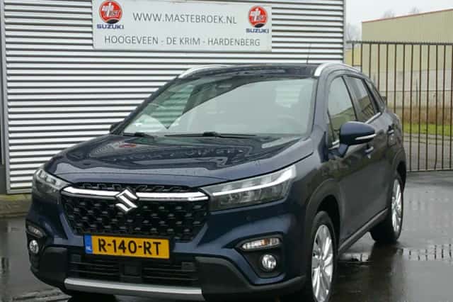 Suzuki S-Cross (2022) thumbnail 1