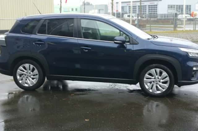 Suzuki S-Cross (2022) thumbnail 3