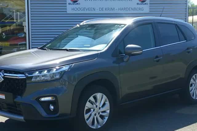 Suzuki S-Cross (2025) thumbnail 1