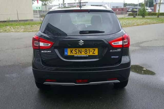 Suzuki S-Cross (2020) thumbnail 6