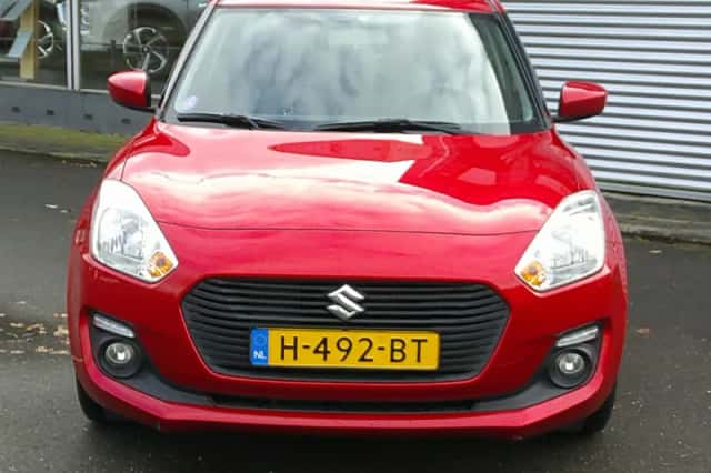 Suzuki Swift (2020) thumbnail 3