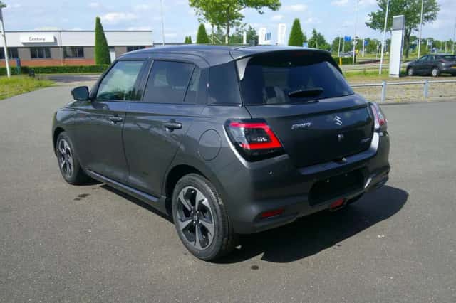 Suzuki Swift (2025) thumbnail 6