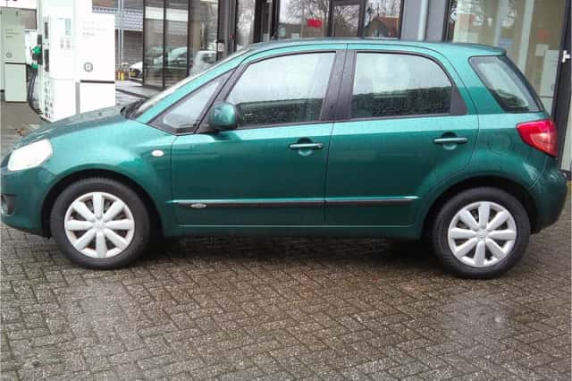 Suzuki SX4 (2006) thumbnail 3