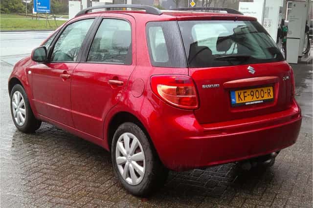 Suzuki SX4 (2008) thumbnail 4