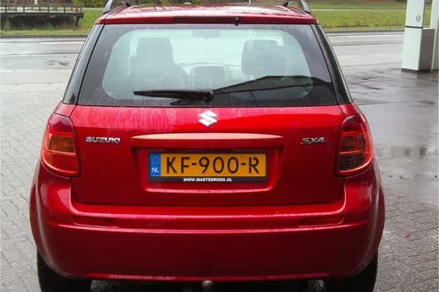 Suzuki SX4 (2008) thumbnail 5