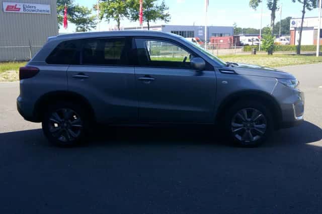 Suzuki Vitara (2025) thumbnail 6