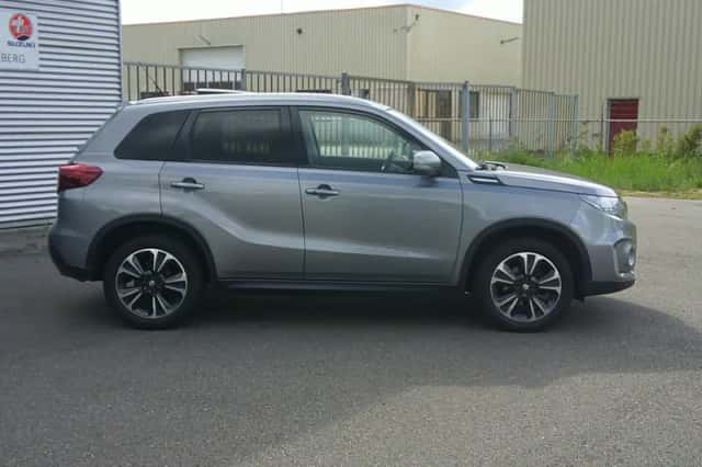 Suzuki Vitara (2021) thumbnail 2