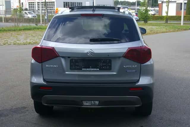 Suzuki Vitara (2021) thumbnail 4