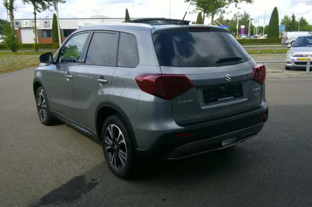Suzuki Vitara (2021) thumbnail 5