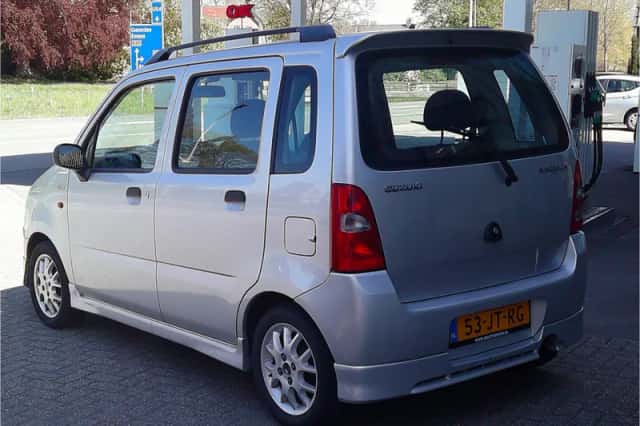 Suzuki Wagon (2002) thumbnail 4