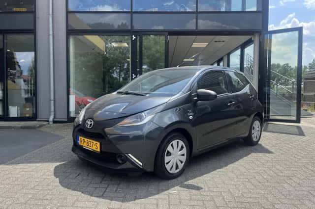 Toyota Aygo (2018) thumbnail 2