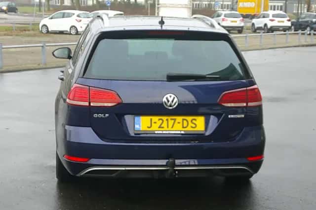 Volkswagen Golf (2020) thumbnail 5