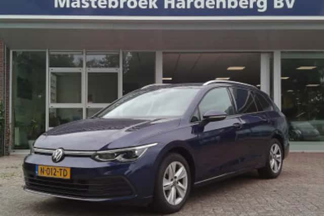 Volkswagen Golf (2022) thumbnail 1