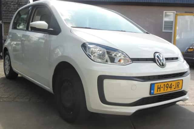 Volkswagen Up! (2020) thumbnail 3