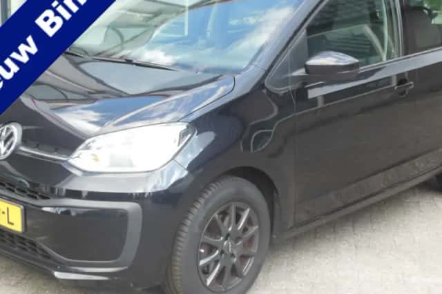 Volkswagen Up! (2018) thumbnail 1
