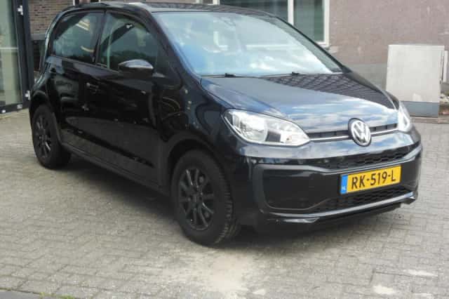 Volkswagen Up! (2018) thumbnail 3