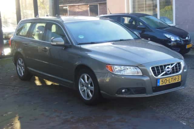 Volvo V70 (2010) thumbnail 3