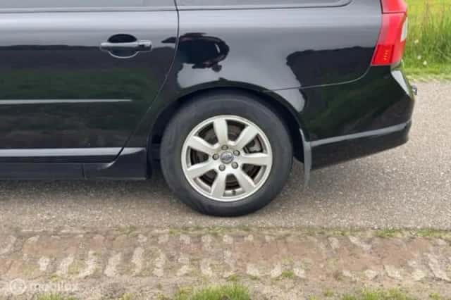 Volvo V70 (2017) thumbnail 14