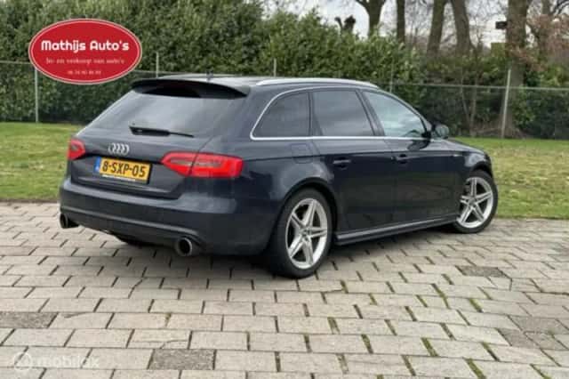 Audi A4 (2014) thumbnail 2