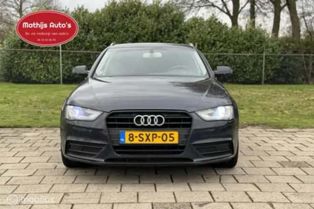 Audi A4 (2014) thumbnail 3