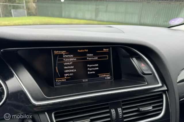 Audi A4 (2014) thumbnail 25