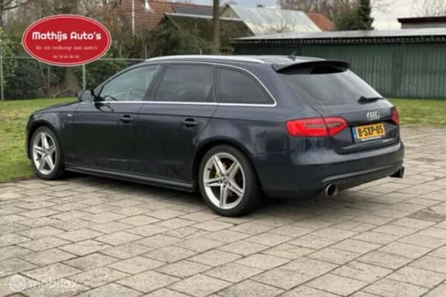 Audi A4 (2014) thumbnail 5